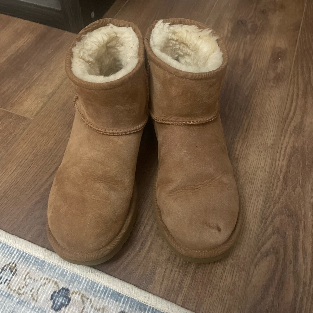 Ugg mini women’s boot